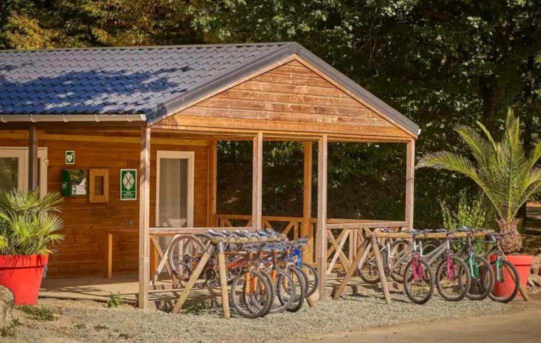 Campsite Mobil 6 Personnes 3 A 25 Min Puy Dufou *